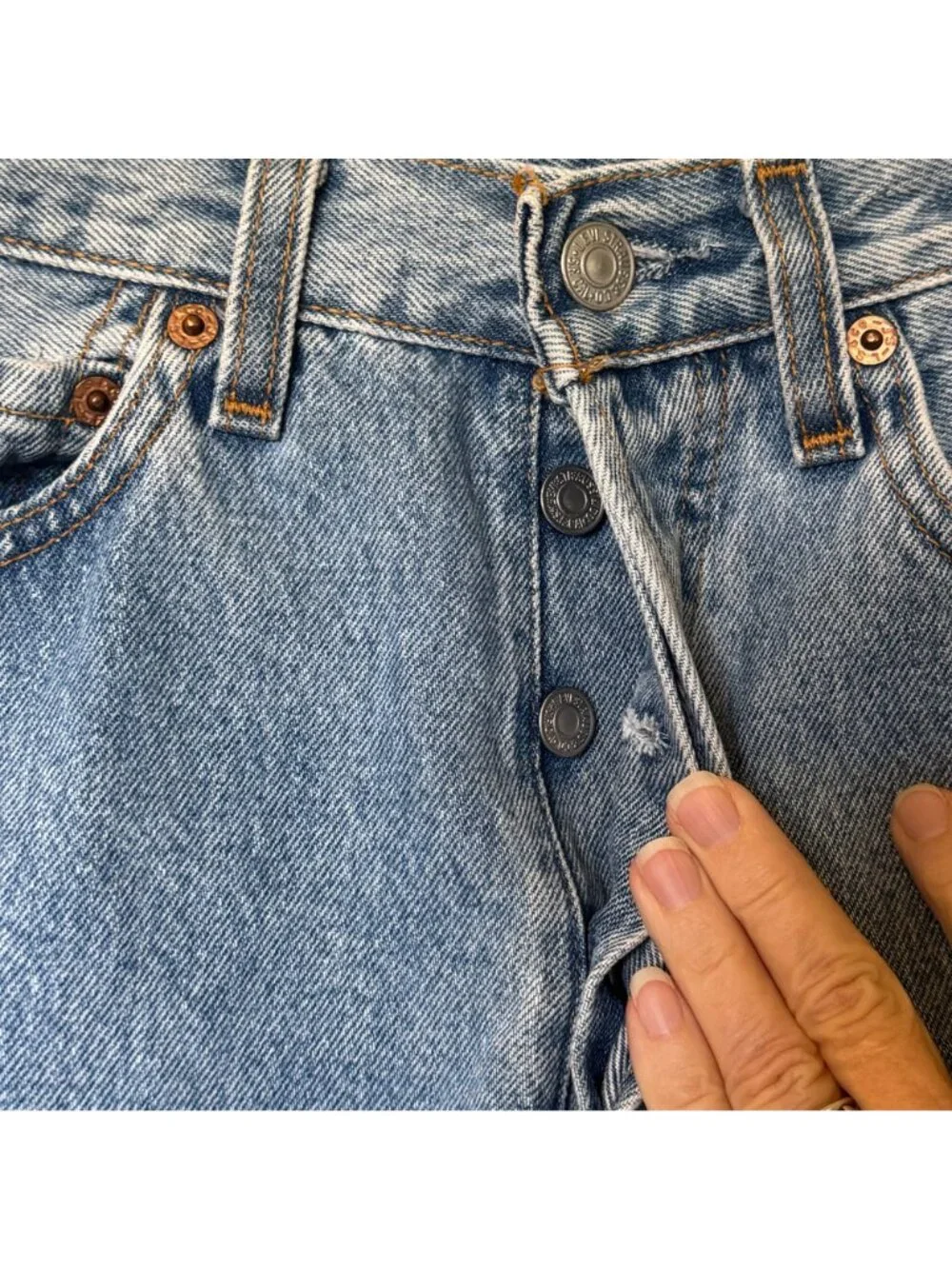 Women's Denim Jeans Levi's 501 Vintage 1990s Button Fly Light Wash Size 28 X 30 - Picture 5 of 12